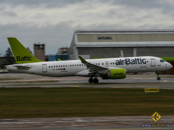 Airbus A220-300